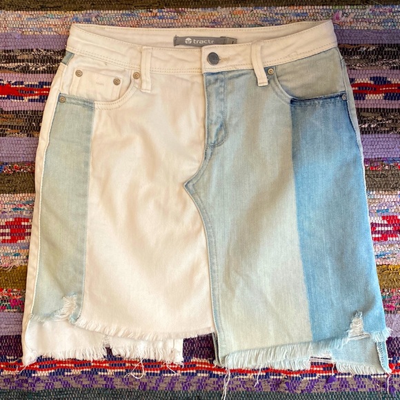 Tractr Other - Tractr Jeans Skirt, Distressed Patchwork in Light Wash Blue & White, Sz L.